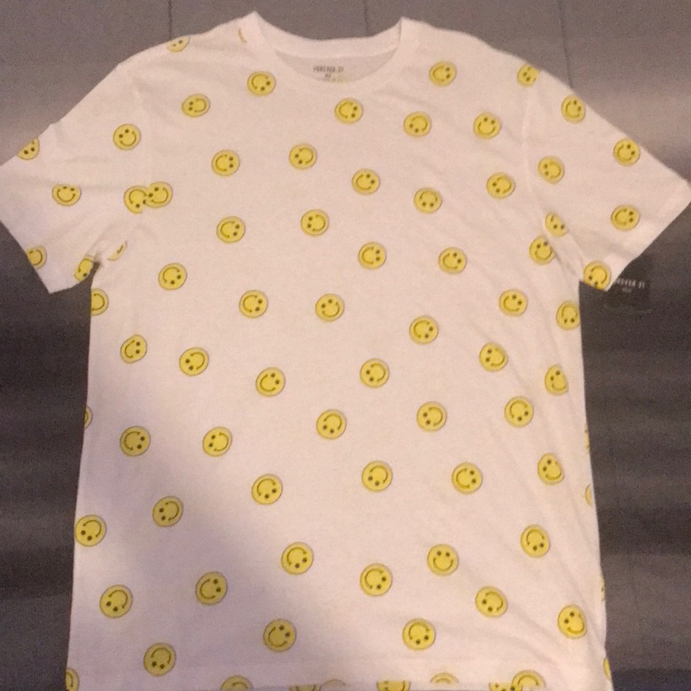 Forever 21 smilie face shirt